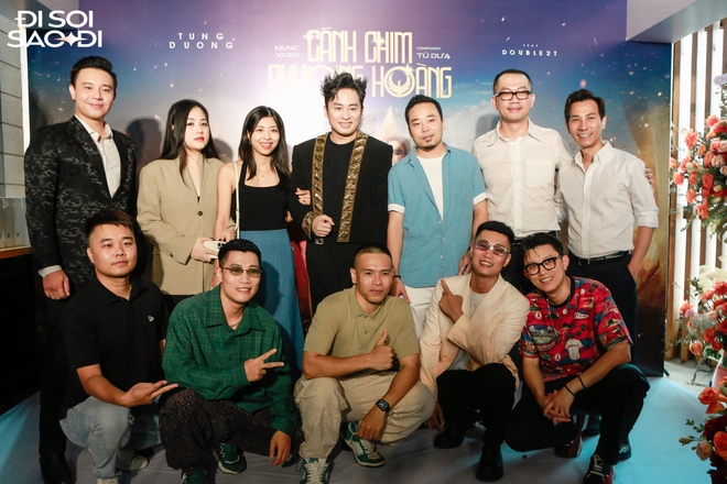 Dàn nghệ sĩ đình đám đến ủng hộ sản phẩm mới của Tùng Dương