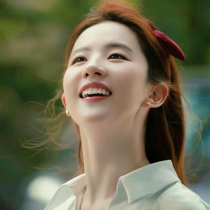 Cảnh phim duy nhất nổi bật của Lưu Diệc Phi trong Câu Chuyện Hoa Hồng.