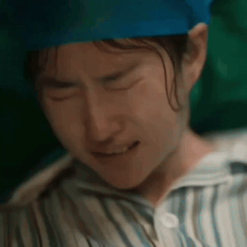 Cảnh sinh con nhận được đánh giá cao về diễn xuất.