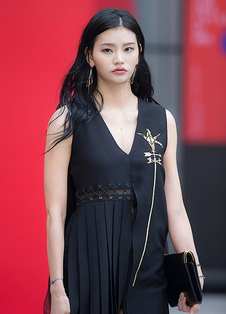 Anda - nữ nghệ sĩ solo thuộc công ty của Teddy chỉ “lóe sáng” và “vụt tắt” nhanh chóng với 1 ca khúc duy nhất