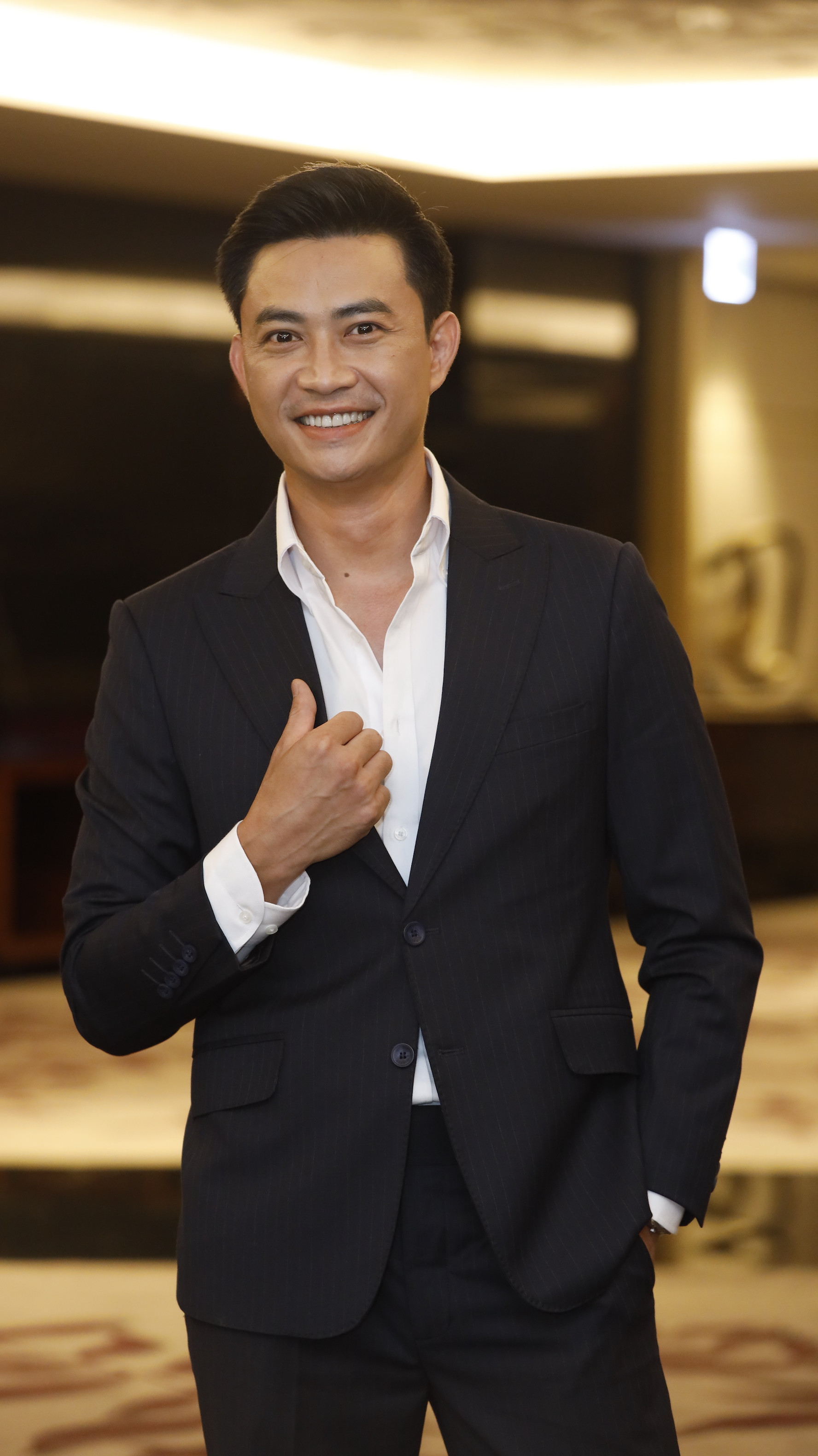 Để thể hiện tốt những cảnh cảm xúc, Tiến Lộc và Bích Ngọc cậy nhờ đạo diễn Bùi Quốc Việt. Anh chỉ cho Tiến Lộc từ cách thoại đến biểu cảm. Với Tiến Lộc, khoảng cách 9 tuổi với Bích Ngọc không phải rào cản khi diễn chung.