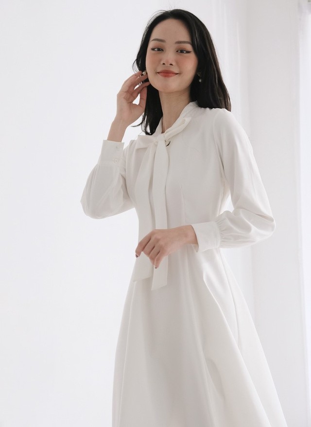 Nơi mua: Váy dài thắt nơ THE19CLUB Giá: 589.000đ