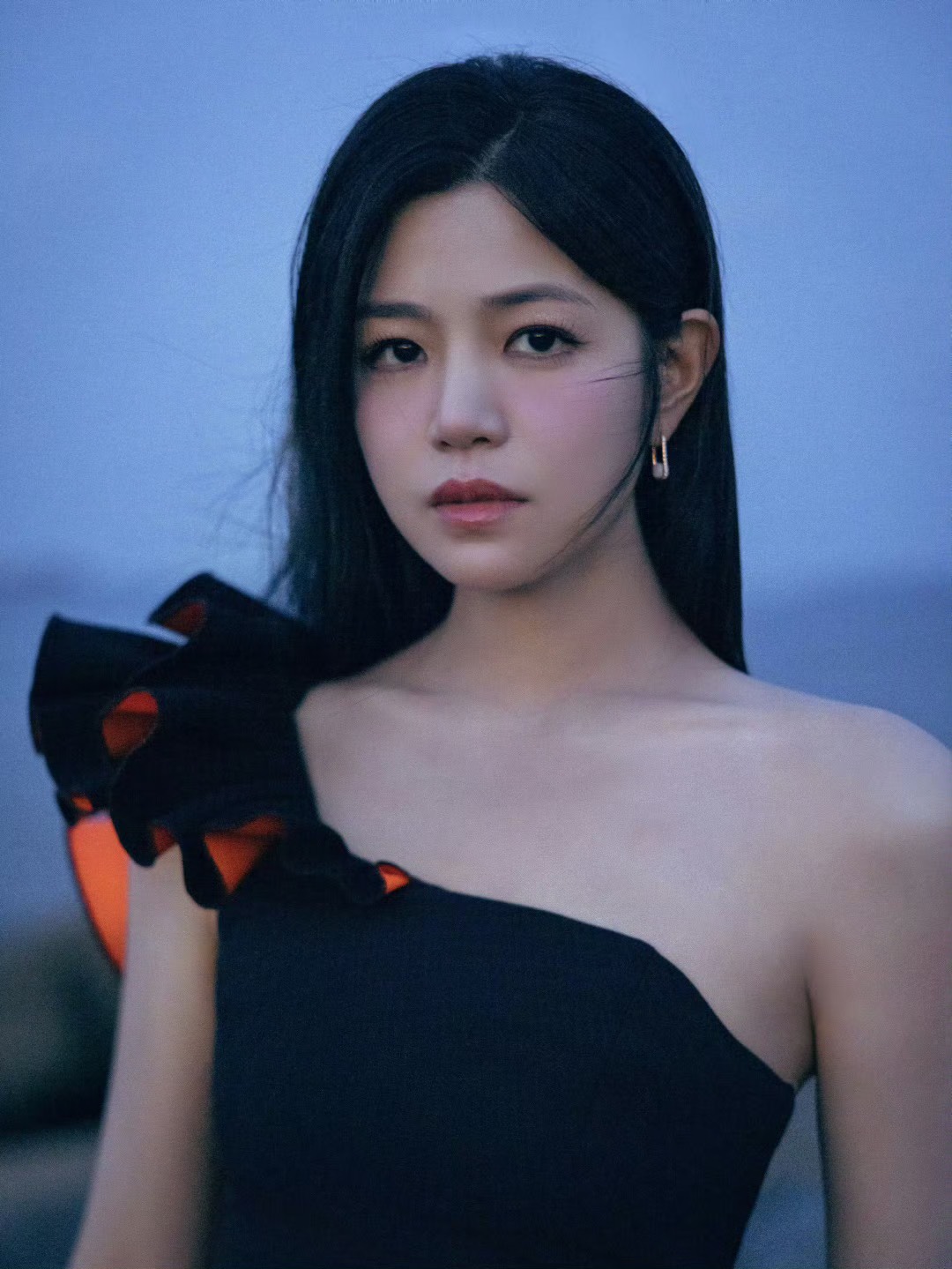 Trần Nghiên Hy giờ đây đã rớt xuống hàng vai phụ cho các diễn viên trẻ. Phim của cô thậm chí không gây được sự chú ý trên thị trường