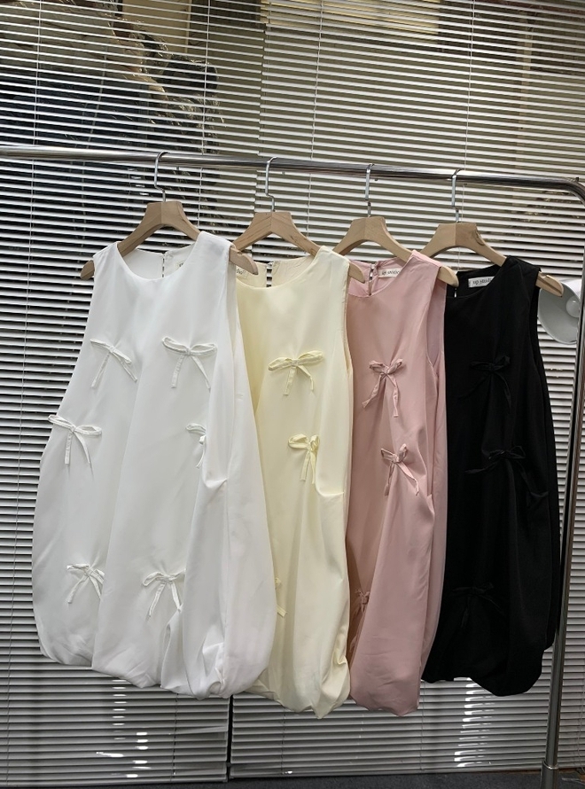 Tiểu thư và điệu đà hơn chính là váy bí không tay đính nơ 