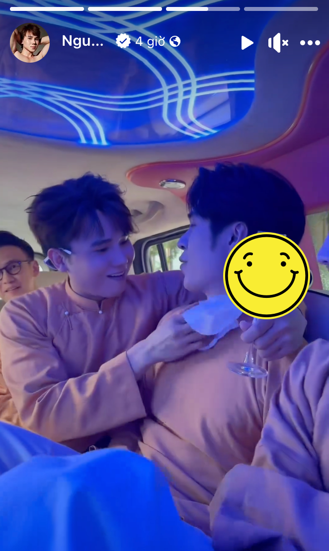 Bên trong xe chở dàn phù rể