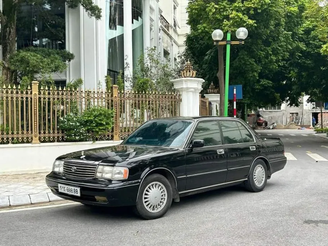 Chiếc Toyota Crown mang biển ngũ quý 8 từng khiến CĐM quan tâm. Ảnh: Hoàng Sơn