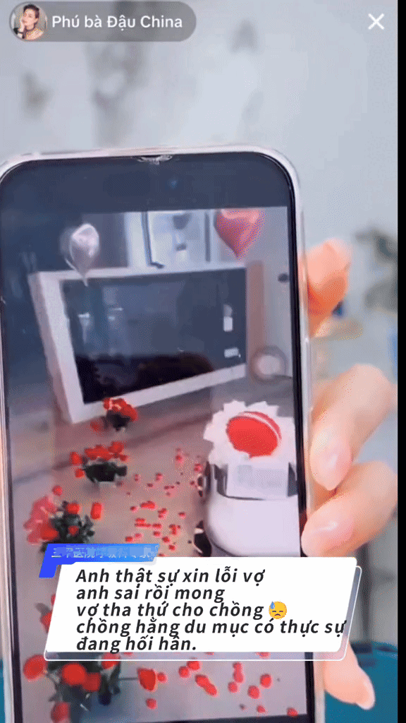 Chồng Hằng Du Mục trải hoa hồng khắp nhà để xin lỗi, mong vợ tha thứ