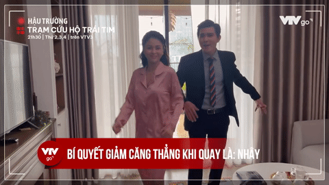 Hai diễn viên cực hài hước ở hậu trường. 