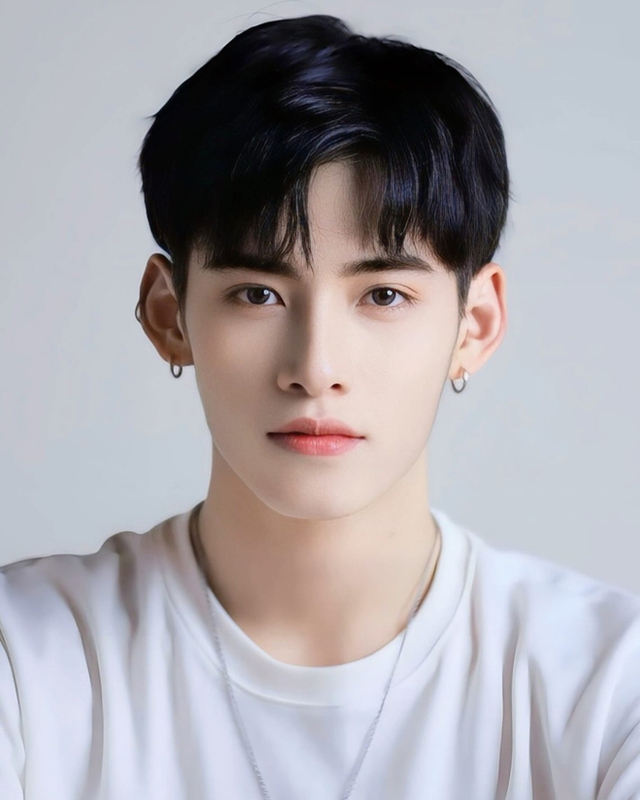 Visual ngất ngây của Gemini Hùng Huỳnh tại show sống còn Trung Quốc