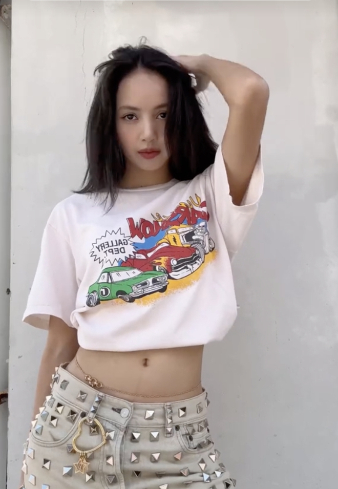 Lisa được cho có chiến thuật vươn ra khỏi Kpop với những bước đi chưa từng có trước đó ở thị trường âm nhạc xứ kim chi