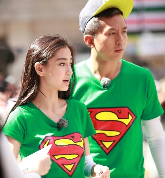 Là thành viên nữ nên cô được coi là công chúa của cả đoàn Keep Running, nhưng trong mùa mới nhất, Angelababy không được mời tham gia.