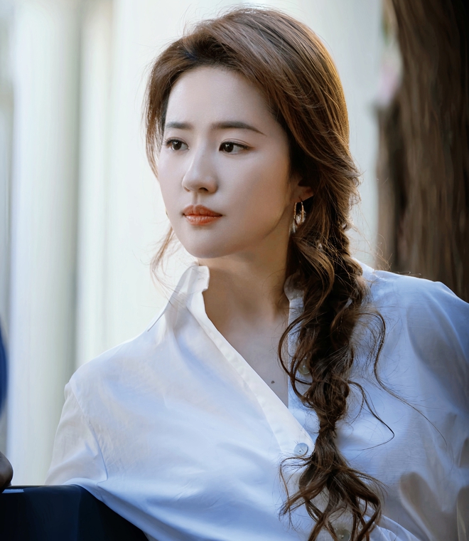 Hình ảnh của Lưu Diệc Phi phủ sóng màn ảnh nhỏ.