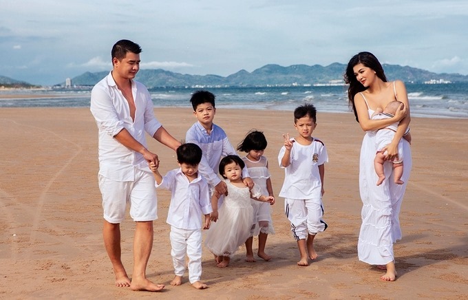 Oanh Yến hiện đã làm mẹ của 6 nhóc tì