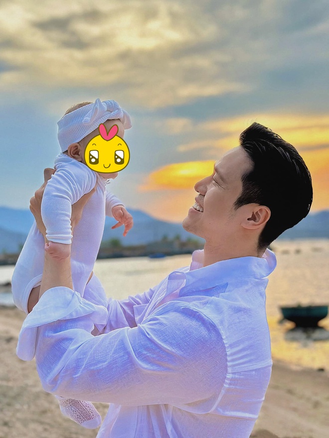 Thúy Ngân công khai loạt ảnh check in cùng địa điểm với bố con doanh nhân Lâm Thành Kim giữa lúc dính loạt nghi vấn