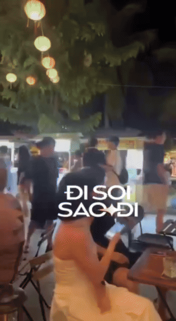 Cử chỉ thân thiết của Yoo Yeon Seok và người bạn gái