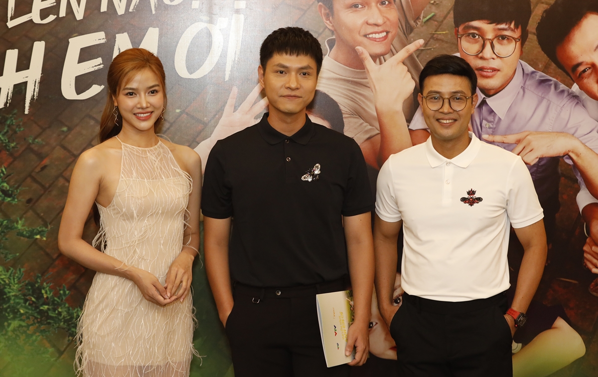 Hình ảnh dàn diễn viên trong họp báo 