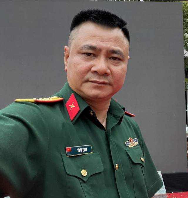 Nam nghệ sĩ hiện là Phó Giám đốc Nhà hát Chèo Quân đội và mang quân hàm Đại tá.