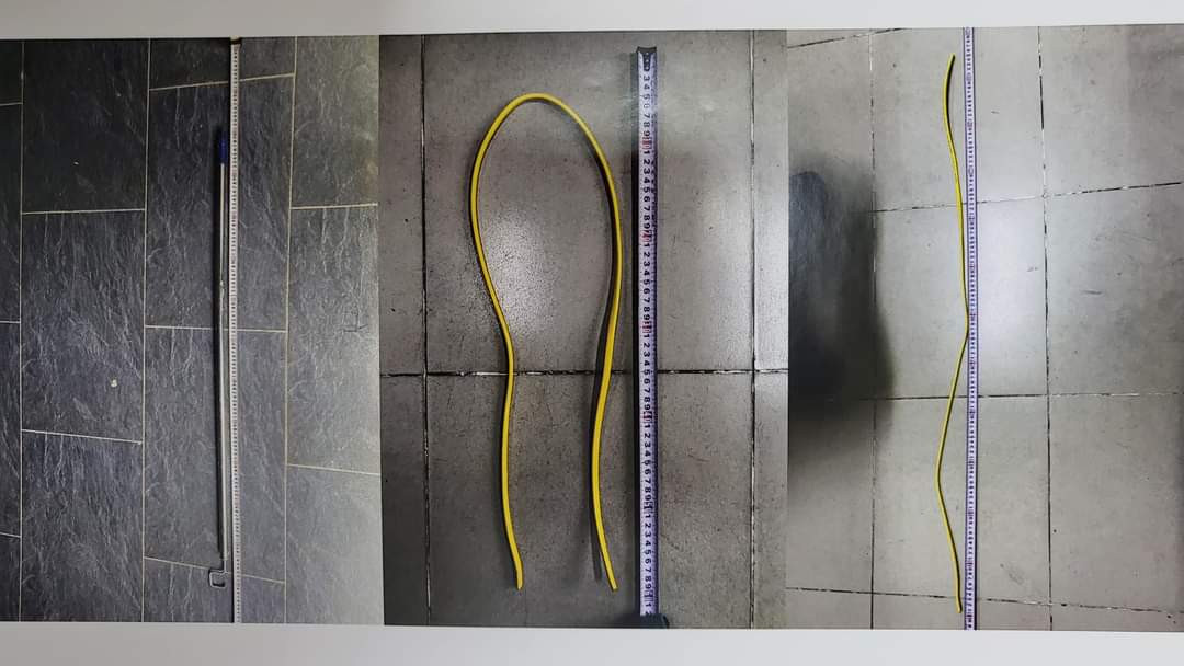 Sợi dây điện bị can Hùng dùng để đánh đập cháu bé 11 tuổi. Ảnh: Công an Phú Thọ