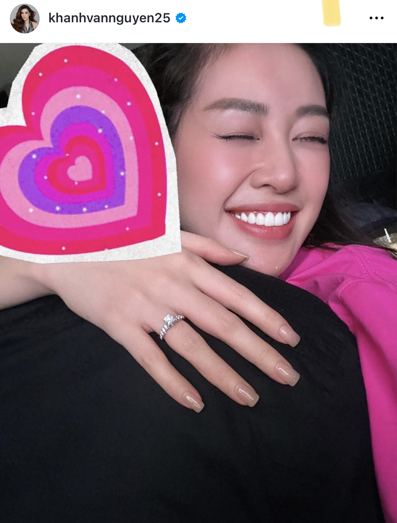 Hoa hậu Khánh Vân khoe khoảnh khắc được cầu hôn trên trang cá nhân