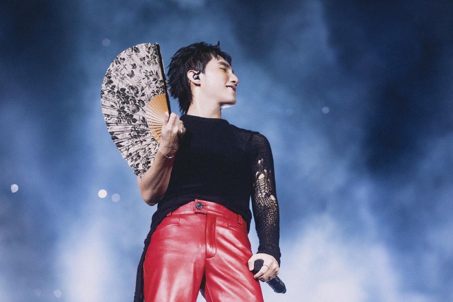 Phụ kiện quạt giấy đầy 