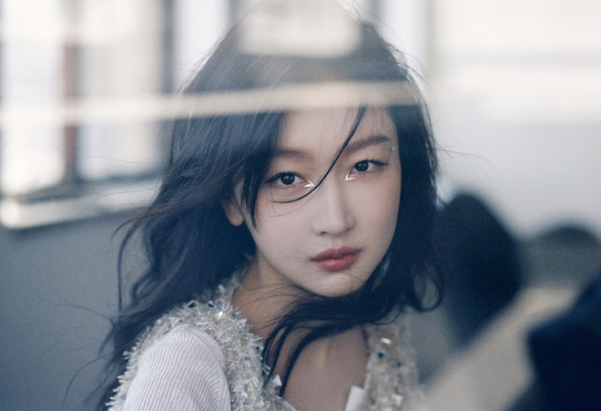 Gương mặt trẻ thơ vốn giúp cô chiếm cảm tình của khán giả, đóng được các vai niên thiếu nhưng giờ đây lại trở thành rào cản sự nghiệp