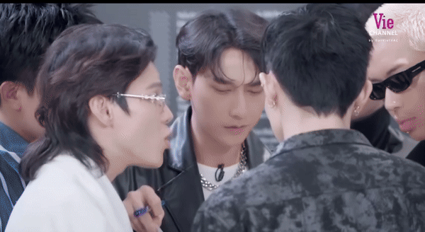 Khoảnh khắc tranh cãi của team Isaac