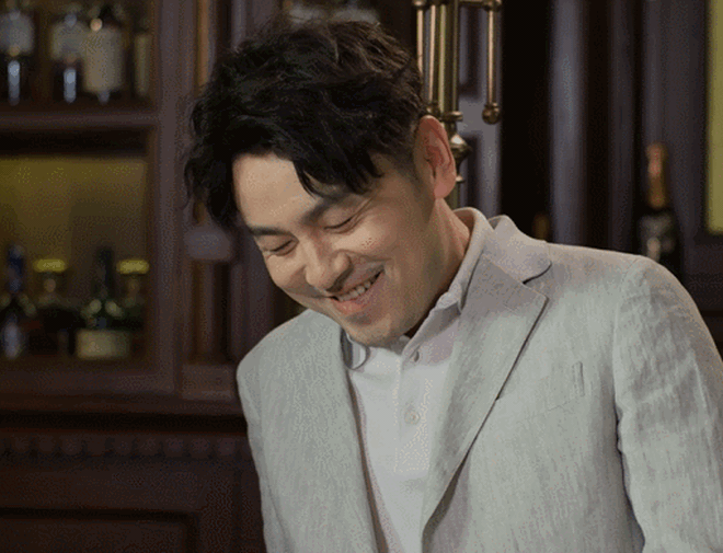 Lôi Giai Âm nhiều lần khiến công chúng ngán ngẩm vì quá vô duyên.