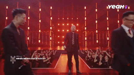 Sự cổ vũ của khán giả khiến sân khấu trở nên cháy hơn