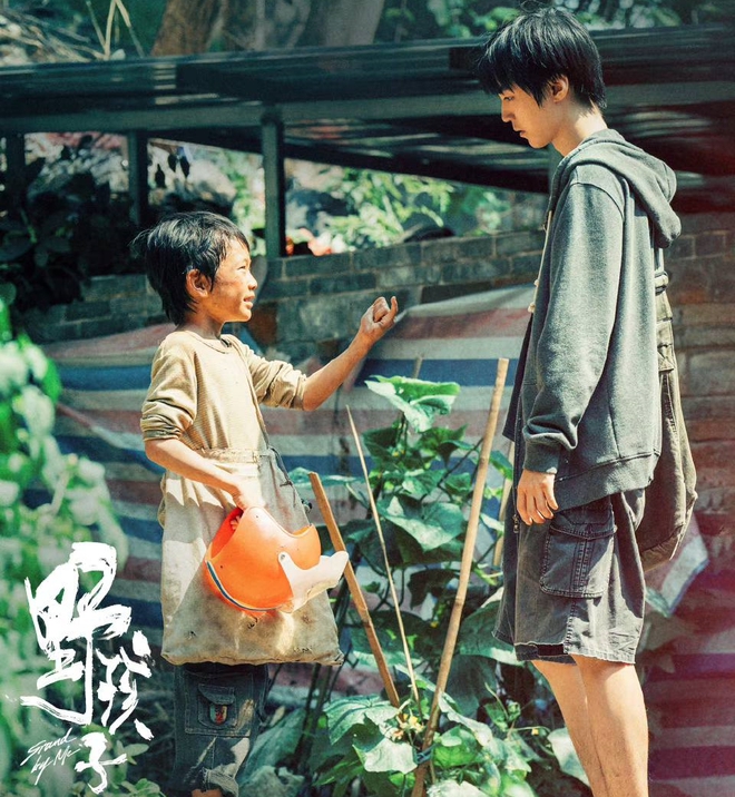 Hai anh em mồ côi cha mẹ sống bằng nghề nhặt rác