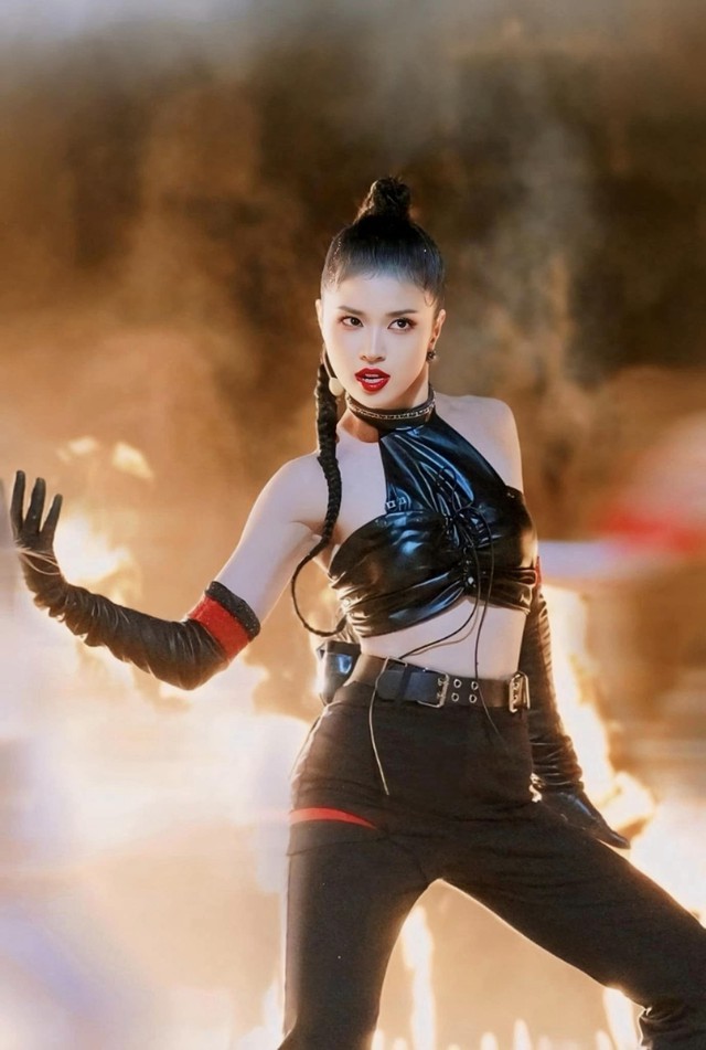 Màn trình diễn ở Công 5 giúp Suni Hạ Linh tiến thẳng vào Chung kết