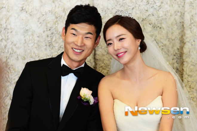 Lee Hye Bin ly hôn cầu thủ bóng đá Lee Gyu Ro sau 5 năm chung sống