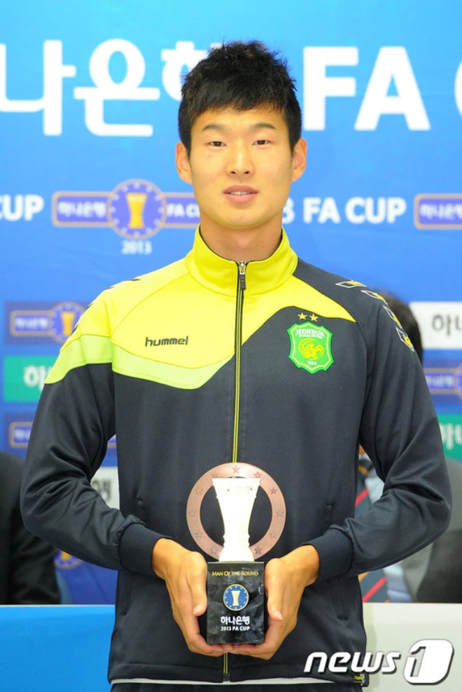 Lee Gyu Ro được nhiều câu lạc bộ săn đón khi còn thi đấu chuyên nghiệp