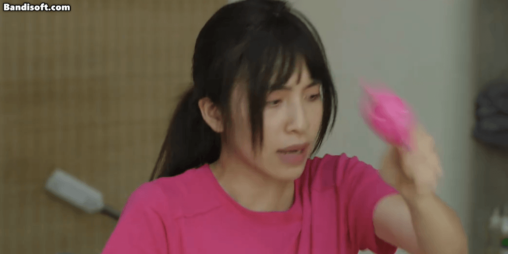 Nữ nhân viên tiệm nail ồn ào do diễn viên Trần Vân thủ vai