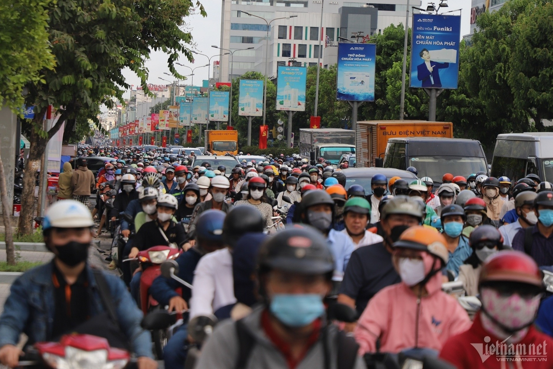 Đường Cộng Hoà (quận Tân Bình), tuyến đường huyết mạch ở Tây Bắc TPHCM xảy ra tình trạng kẹt xe triền miên khiến người dân ám ảnh. Ảnh: Tuấn Kiệt.