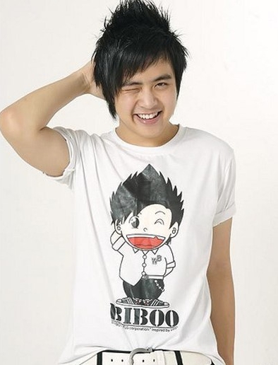 Wanbi Tuấn ANh là hot boy đình đám khi còn ngồi trên ghế nhà trường