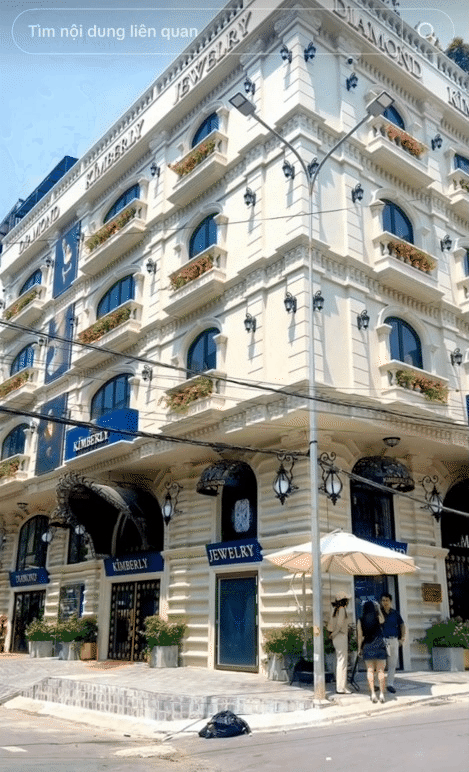 Tiệm kim cương to nhất Cần Thơ mất 2 năm để xây dựng.