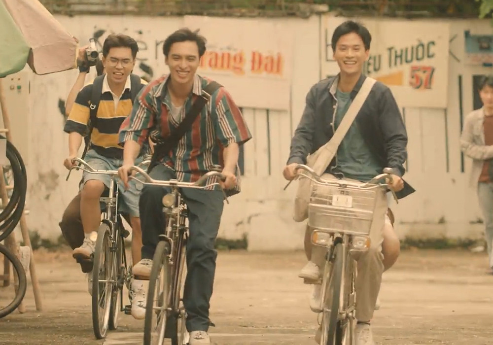 Công Dương và các bạn diễn Trần Nghĩa, Minh Dự trong phim. 