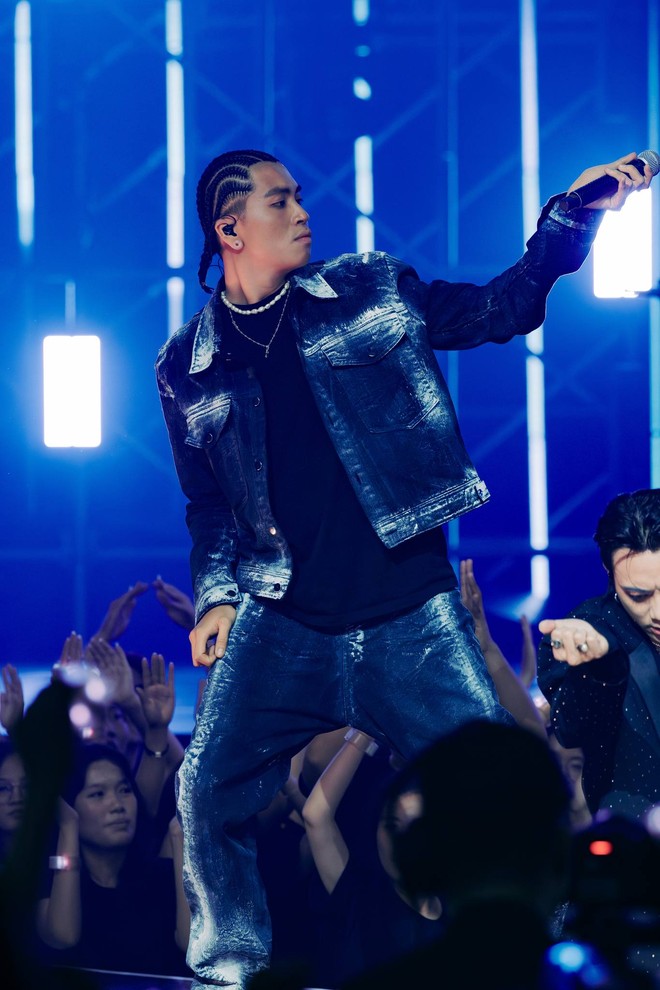 Kiên Ứng cũng là 