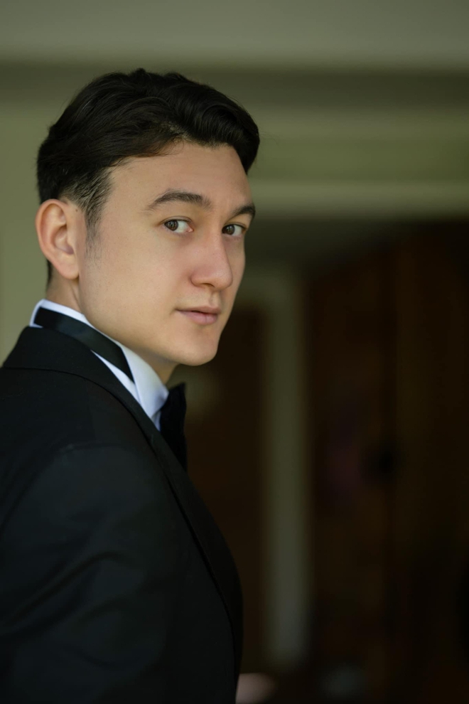 Dân tình là được dịp ngắm visual cực phẩm của Đặng Văn Lâm