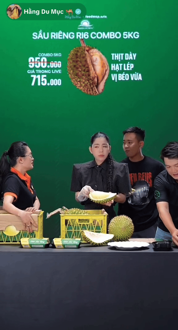 O Huyền Sầu Riêng liên tục có hành động kém duyên với Quang Linh.