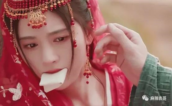 Khán giả khó hiểu vì sao Cúc Tịnh Y diễn kém, phim thất bại nhiều vẫn được đóng nữ chính