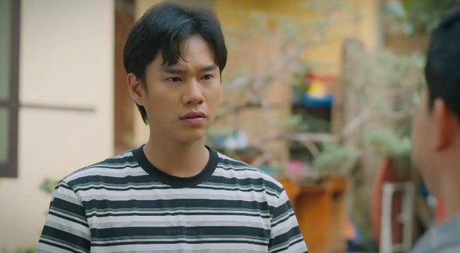 Hùng lại quá thương em, thường nhường nhịn Dũng