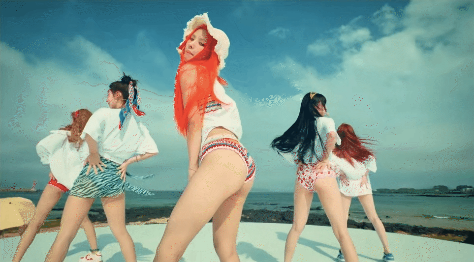 (G)I-DLE theo phong cách mùa hè quyến rũ