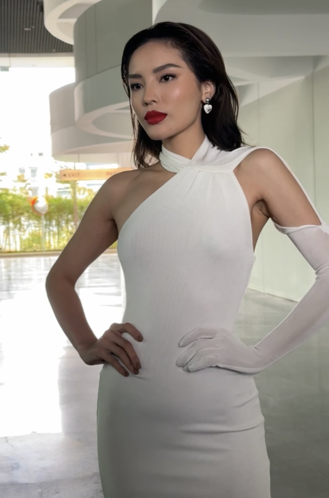 Nhan sắc của Hoa hậu Việt Nam 2014 qua cam thường vẫn rất 