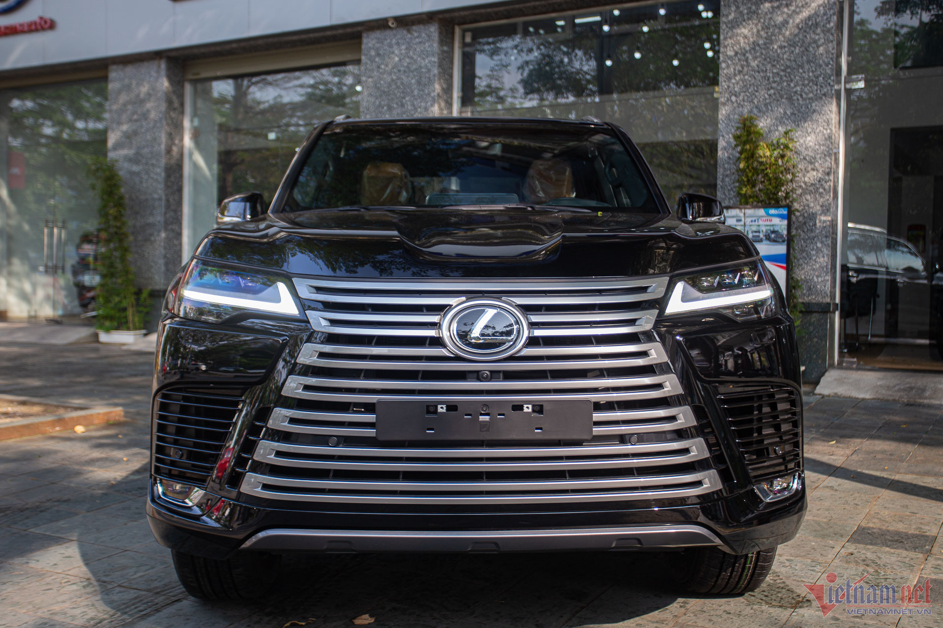 Lexus LX 600 là động cơ V6 tăng áp kép, công suất 409 mã lực. Ảnh: Tiến Dũng