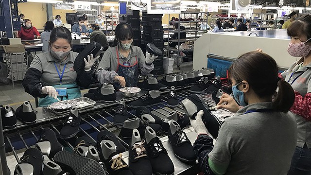 Việt Nam đứng thứ hai thế giới, sau Trung Quốc, về xuất khẩu giày dép.