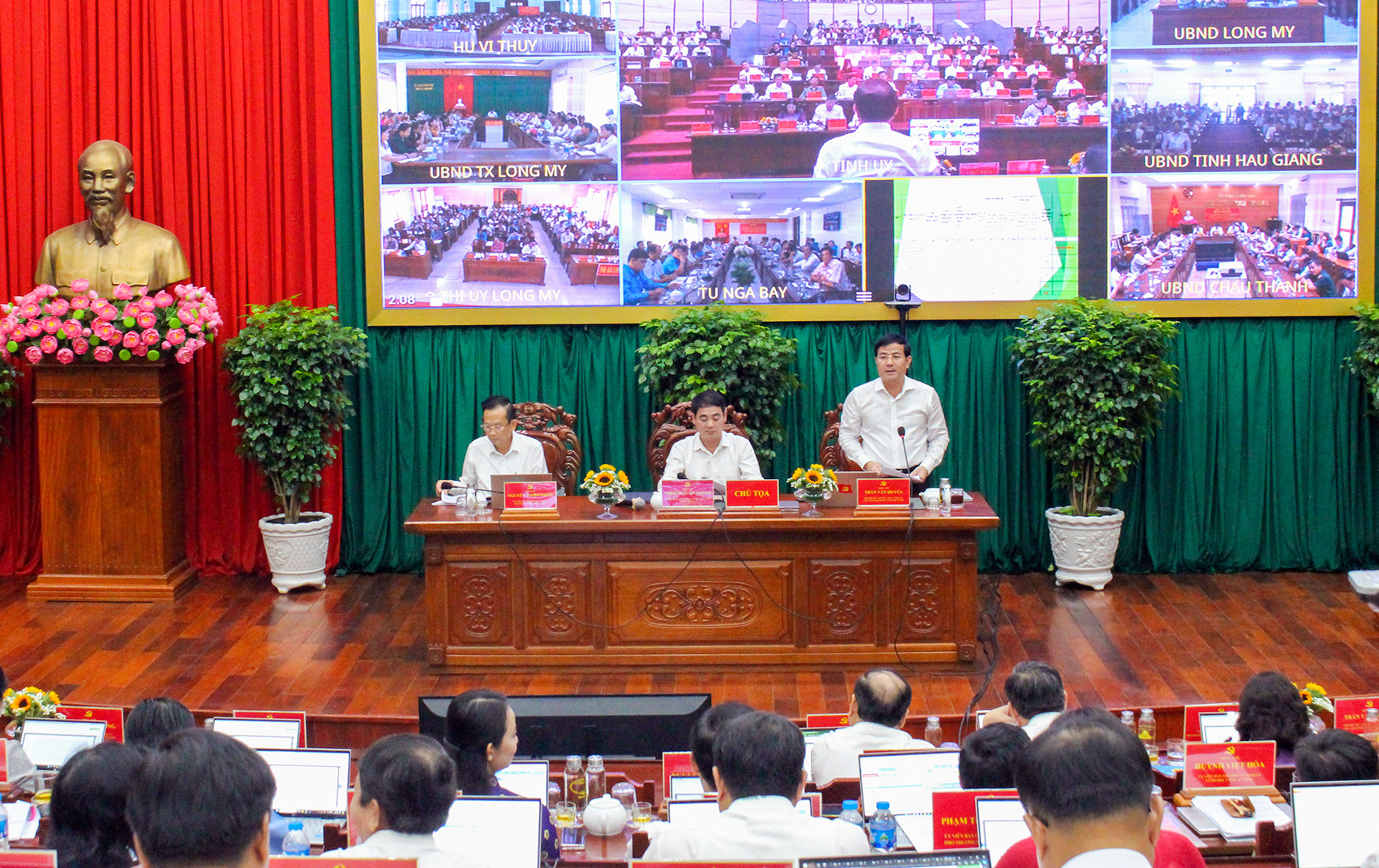 Hội nghị trực tuyến sơ kết 3 tháng thực hiện Đề án số 09 của Ban Thường vụ Tỉnh ủy Hậu Giang vào ngày 12/4. Ảnh: TS