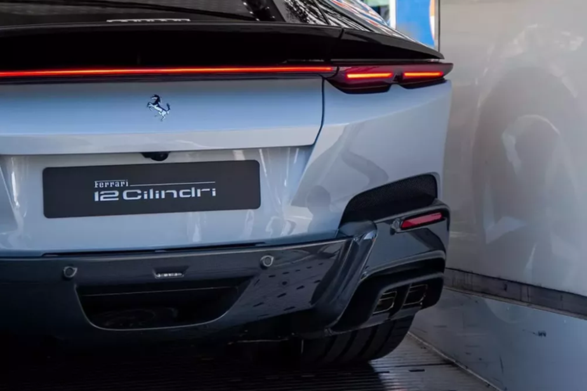 Chiếc xe bao gồm sự kết hợp giữa khí động học chủ động và thụ động để cải thiện giá trị hệ số cản so với 812 Superfast. Ở phía sau, xe có cánh lướt gió nhằm cải thiện lực ép xuống ở tốc độ cao. Một bên của cánh lướt gió có thể nghiêng tới 10° ở tốc độ 60 km/h để hoạt động như phanh khí động học và tạo ra lực ép xuống 50 kg ở tốc độ cao.