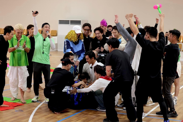 Khoảnh khắc vỡ oà của các anh tài