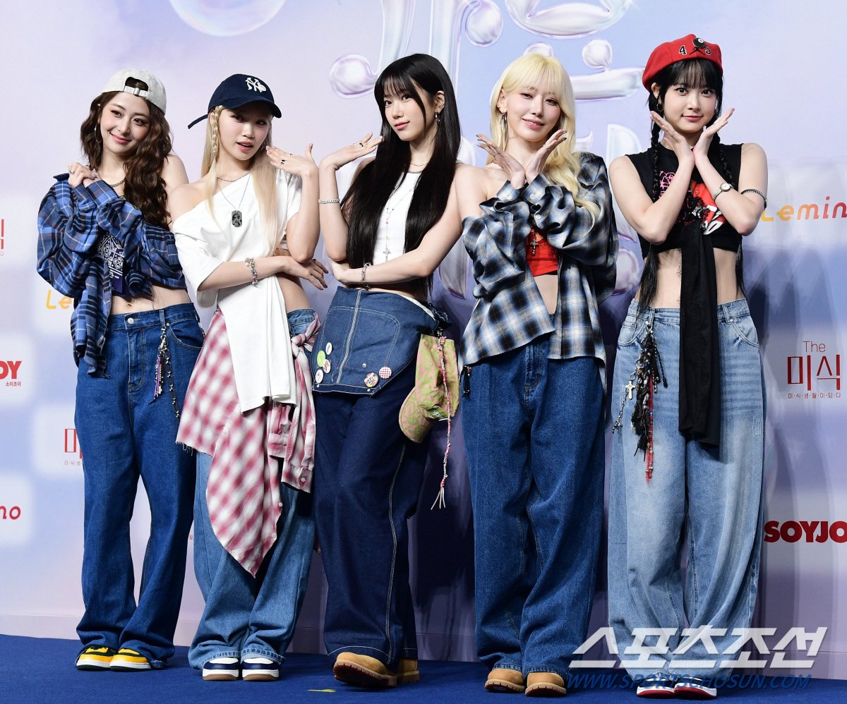 Xét một cách công tâm, sân khấu SBS Gayo Daejeon của LE SSERAFIM không đến nỗi thảm hoạ